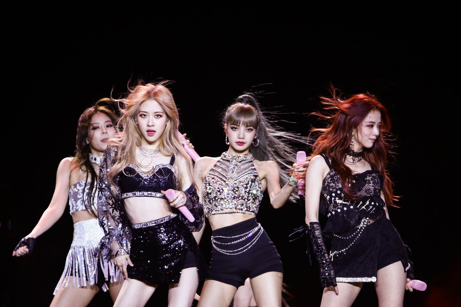 Какие группы KPop выпустят песни в 2026 году?